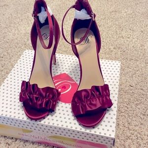 Ruffle some feathers heel